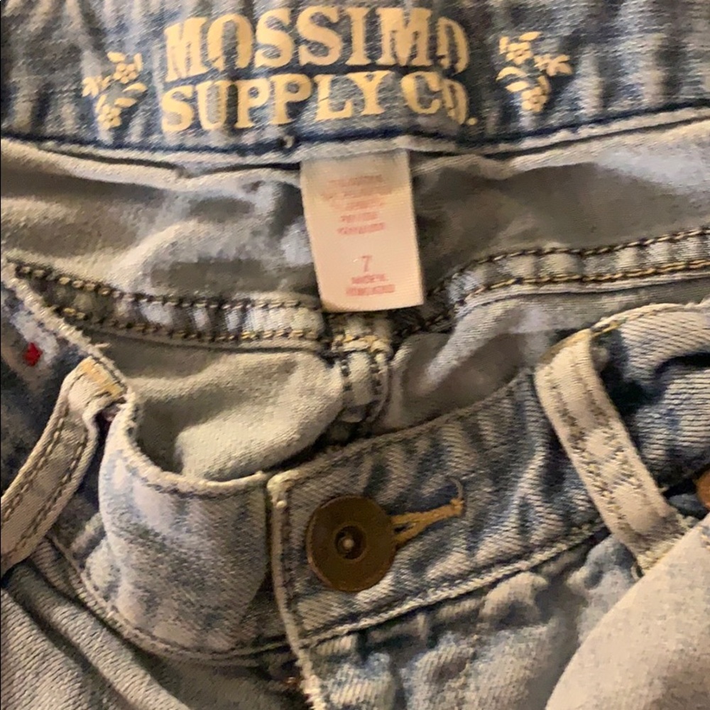 Clothes - Picture 2 of 3